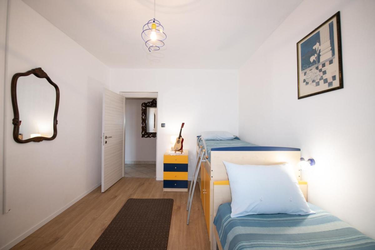 Apartman Elvis Lovran Exterior foto