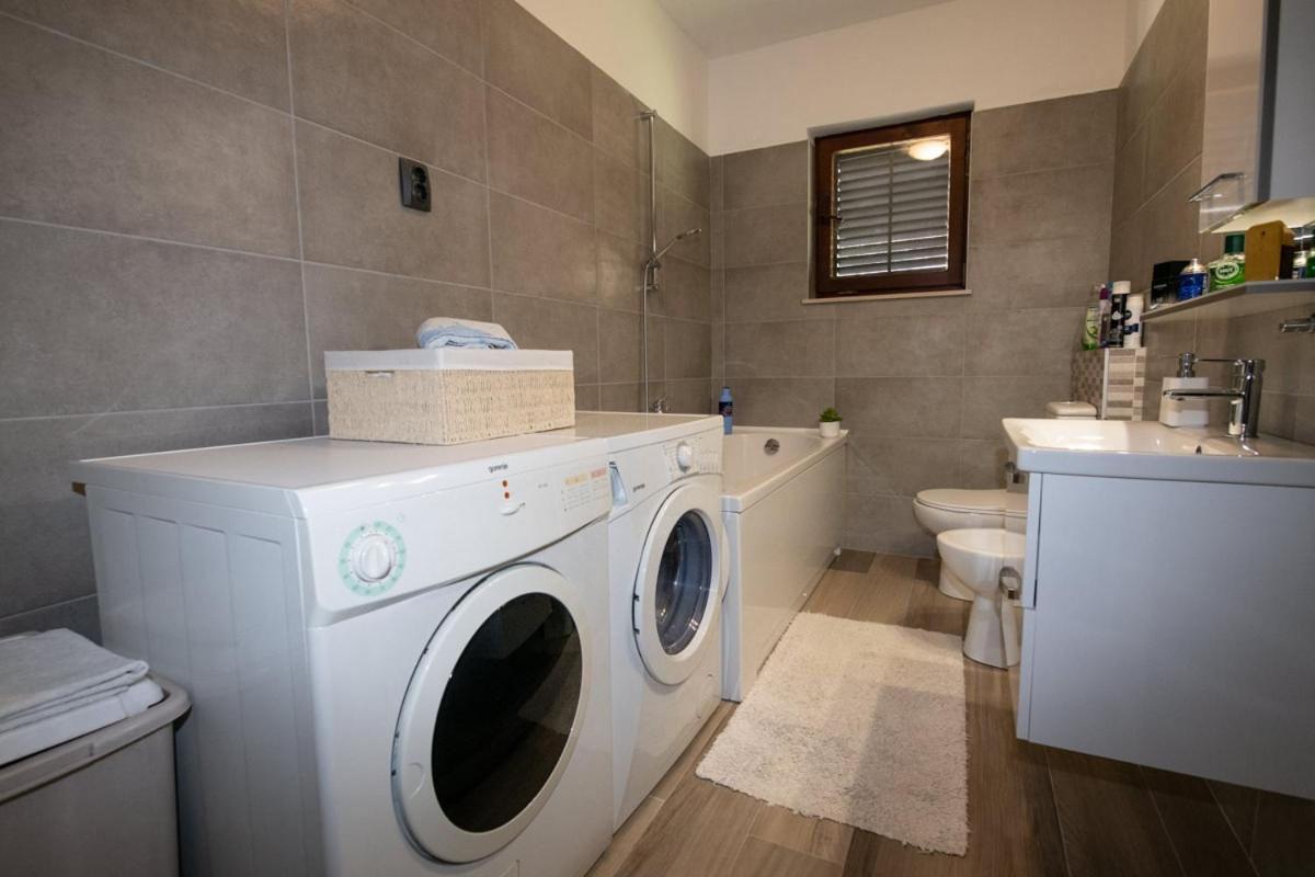 Apartman Elvis Lovran Exterior foto